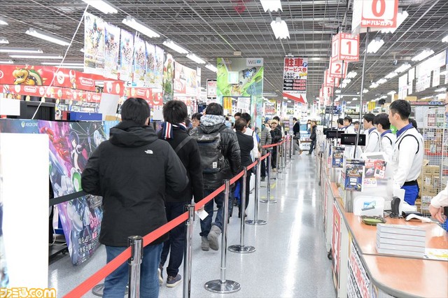 『モンスターハンターダブルクロス』が待ちきれない! ヨドバシカメラ マルチメディアAkibaは開店時には120人以上の行列が【『MHXX』発売日リポート】_04