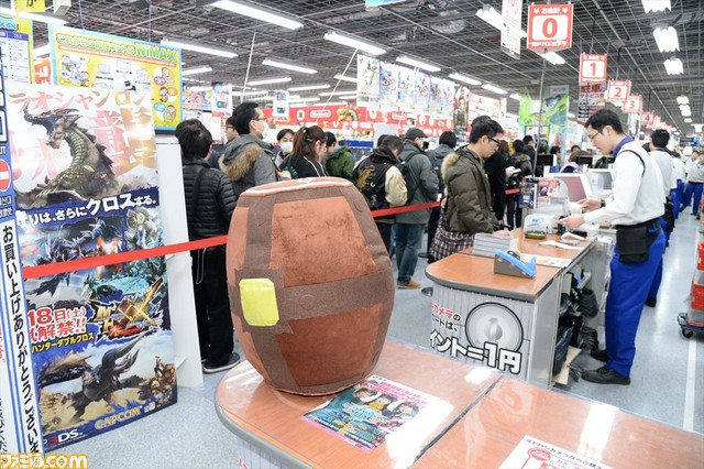 『モンスターハンターダブルクロス』が待ちきれない! ヨドバシカメラ マルチメディアAkibaは開店時には120人以上の行列が【『MHXX』発売日リポート】_08
