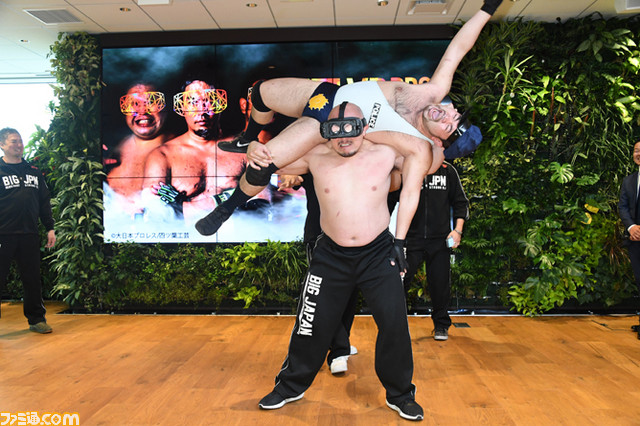 DMM.comの『VRプロレス』、本日配信! 記者会見ではプロレスラーが大暴れ!!_05