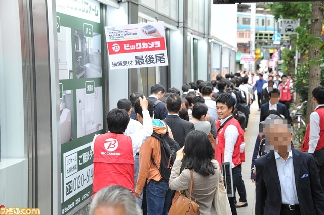 ミニスーファミがついに発売! ビックカメラ 有楽町店には1000人以上が詰めかけた!!【ミニスーファミ発売日リポート】_01