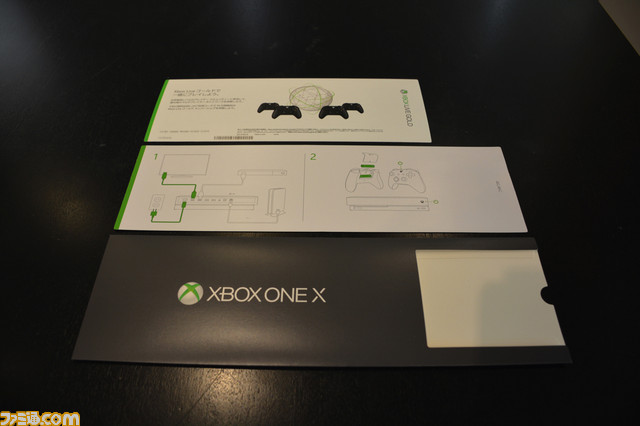Xbox One Xの製品版が編集部に到着! さっそく本体構成をチェックしてみた!!_09