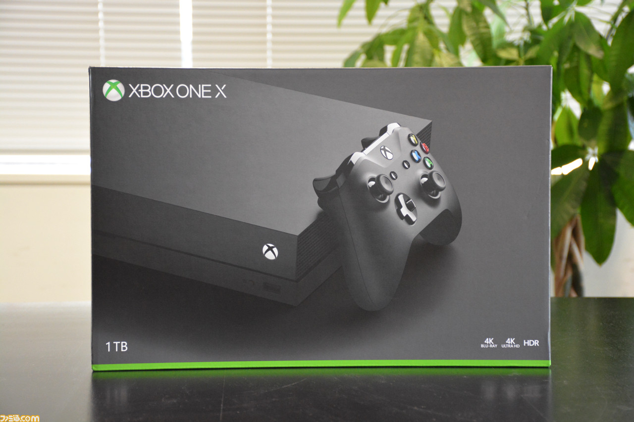 Xbox One Xの製品版が編集部に到着! さっそく本体構成をチェックしてみた!!_02