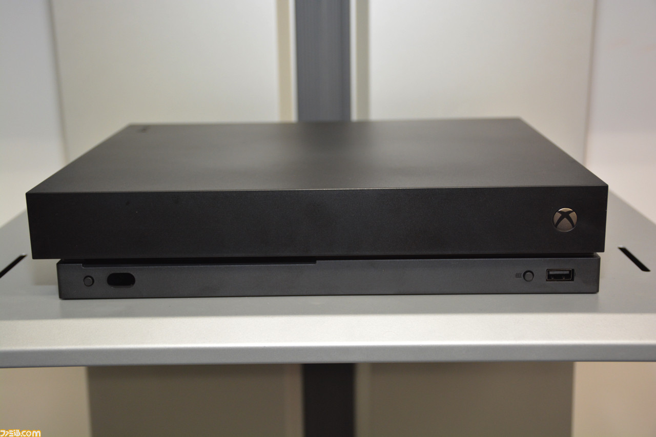 Xbox One Xの製品版が編集部に到着! さっそく本体構成をチェックしてみた!!_26