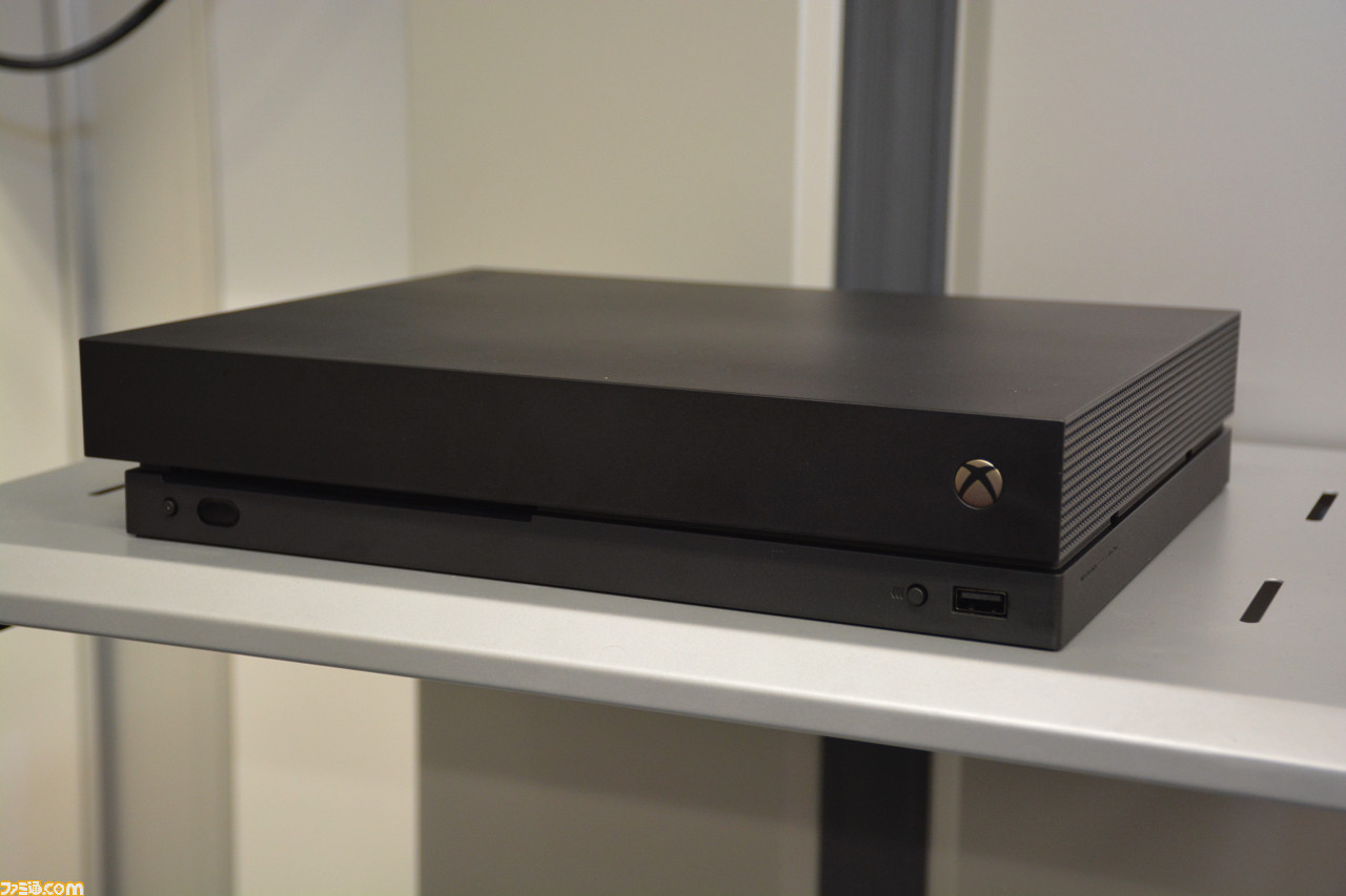 Xbox One Xの製品版が編集部に到着! さっそく本体構成をチェックしてみた!!_25