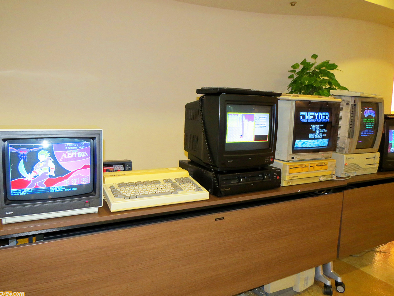 1980年代にゲーム少年を夢中にさせた“ベーマガ”のイベントに1100人が集結、“ALL ABOUT マイコン BASIC マガジン II”リポート_03