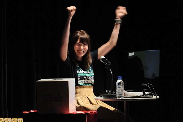 「ざっこwww」 笑顔と煽りが溢れるアイコンらしい誕生日イベント! “『青木瑠璃子のI have Controller』バースデー社員総会”リポート_08