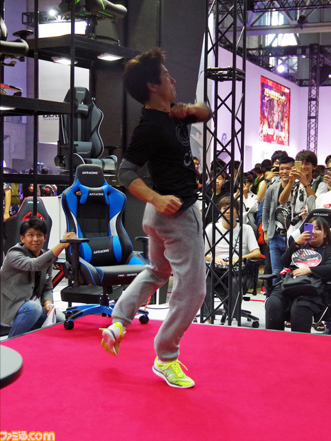 きみはケイン・コスギの竜巻旋風脚を見たことがあるか。esportsで勝つための筋トレ&トークショーをリポート【TGS2018】_07