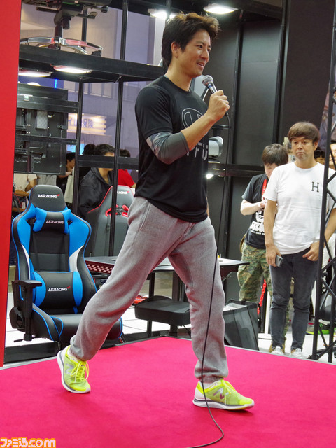 きみはケイン・コスギの竜巻旋風脚を見たことがあるか。esportsで勝つための筋トレ&トークショーをリポート【TGS2018】_18