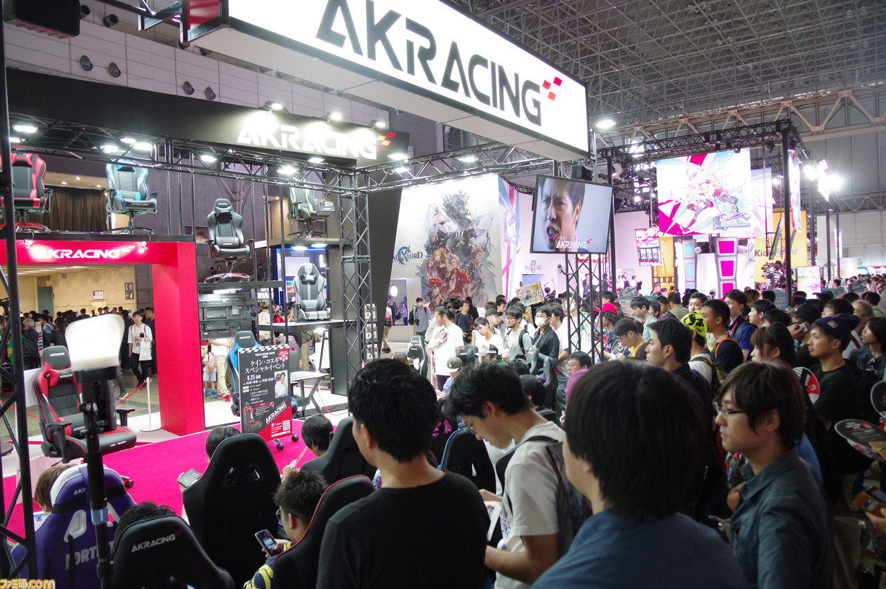 きみはケイン・コスギの竜巻旋風脚を見たことがあるか。esportsで勝つための筋トレ&トークショーをリポート【TGS2018】_02