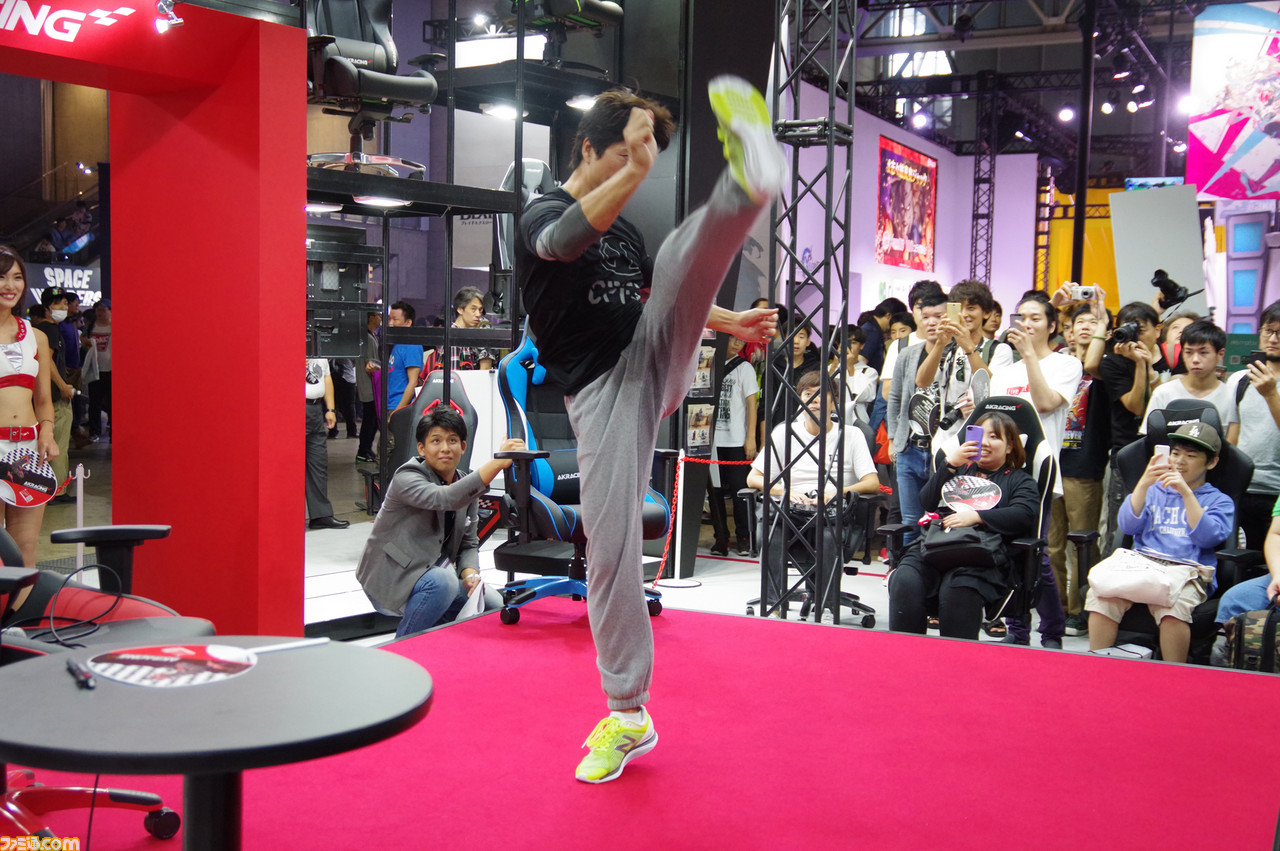 きみはケイン・コスギの竜巻旋風脚を見たことがあるか。esportsで勝つための筋トレ&トークショーをリポート【TGS2018】_01
