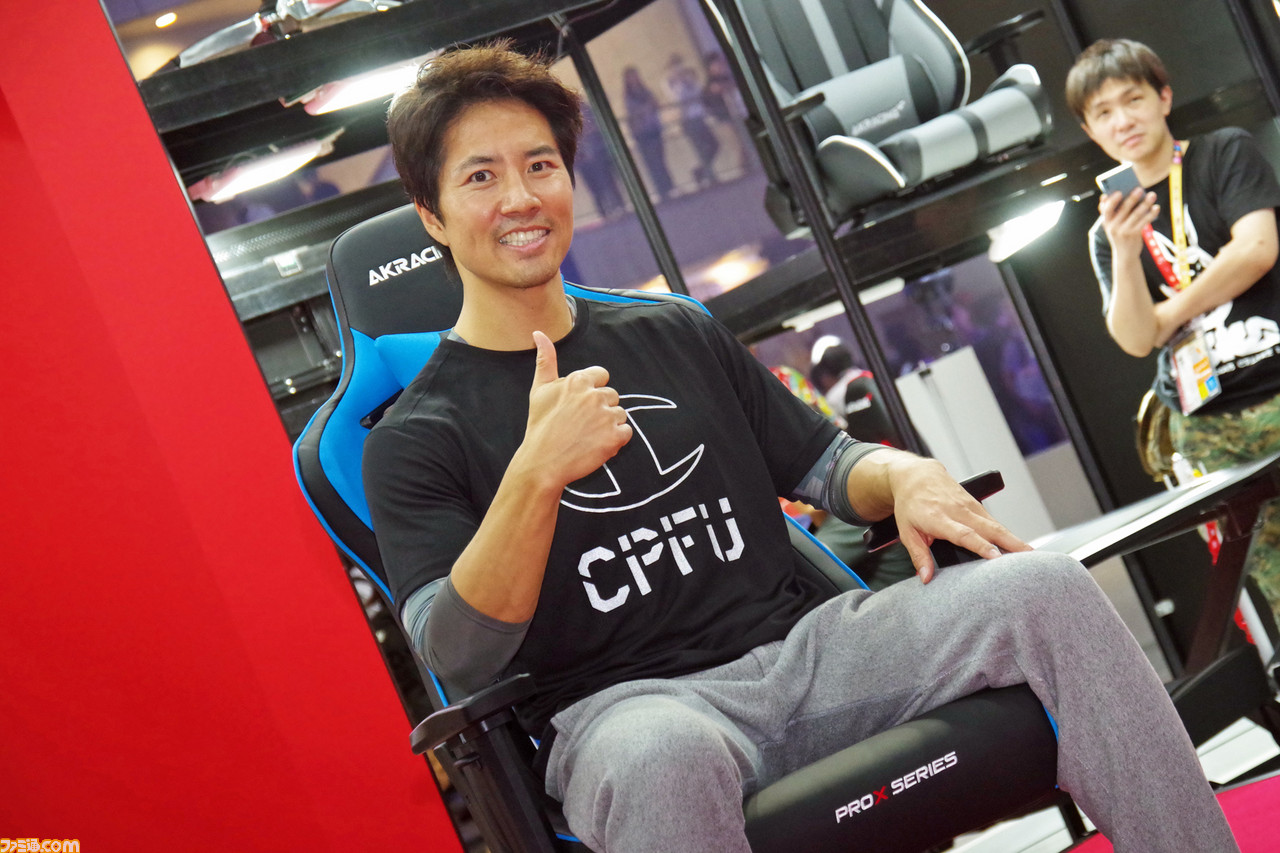 きみはケイン・コスギの竜巻旋風脚を見たことがあるか。esportsで勝つための筋トレ&トークショーをリポート【TGS2018】_21