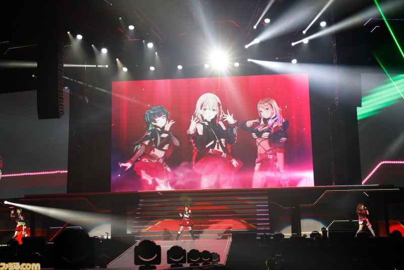 “バンナムフェス”DAY2リポート! 『アイマス』、『ラブライブ』、『アイカツ』などのアイドルが集結した“最高が止まらない”ライブ_158