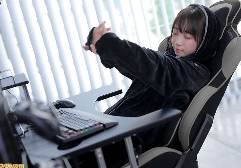 “ゲーミング着る毛布 ダメ着4G”発売。ゲーマーのための機能が多く備わった最強の防寒着!_02