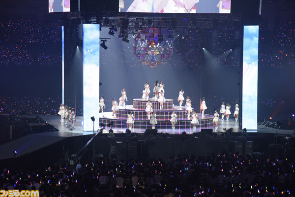 『アイマス シンデレラガールズ』“Funky Dancing!”(名古屋公演)1日目リポート――DJ KOOがサプライズ出演! 初お披露目楽曲も多数でナゴヤドームが熱狂のダンスフロアーに_10