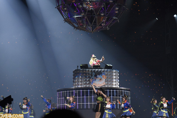 『アイマス シンデレラガールズ』“Funky Dancing!”(名古屋公演)1日目リポート――DJ KOOがサプライズ出演! 初お披露目楽曲も多数でナゴヤドームが熱狂のダンスフロアーに_09