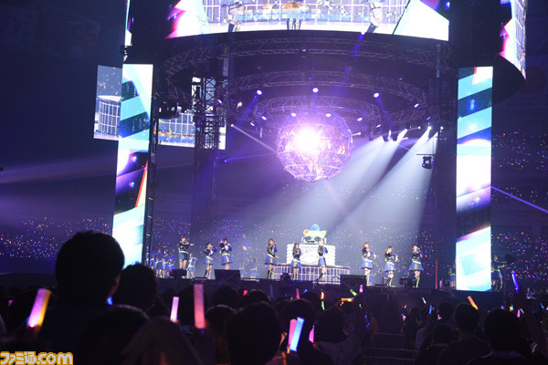 『アイマス シンデレラガールズ』“Funky Dancing!”(名古屋公演)1日目リポート――DJ KOOがサプライズ出演! 初お披露目楽曲も多数でナゴヤドームが熱狂のダンスフロアーに_04