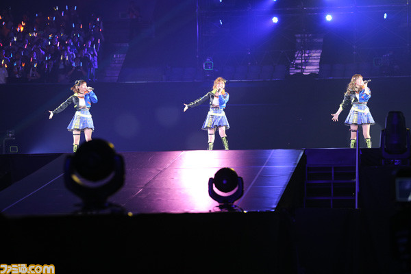 『アイマス シンデレラガールズ』7thライブ“Funky Dancing!”(名古屋公演)2日目リポート――アツい楽曲の数々で、プロデューサーたちを大興奮の渦に巻き込んだ4時間_02