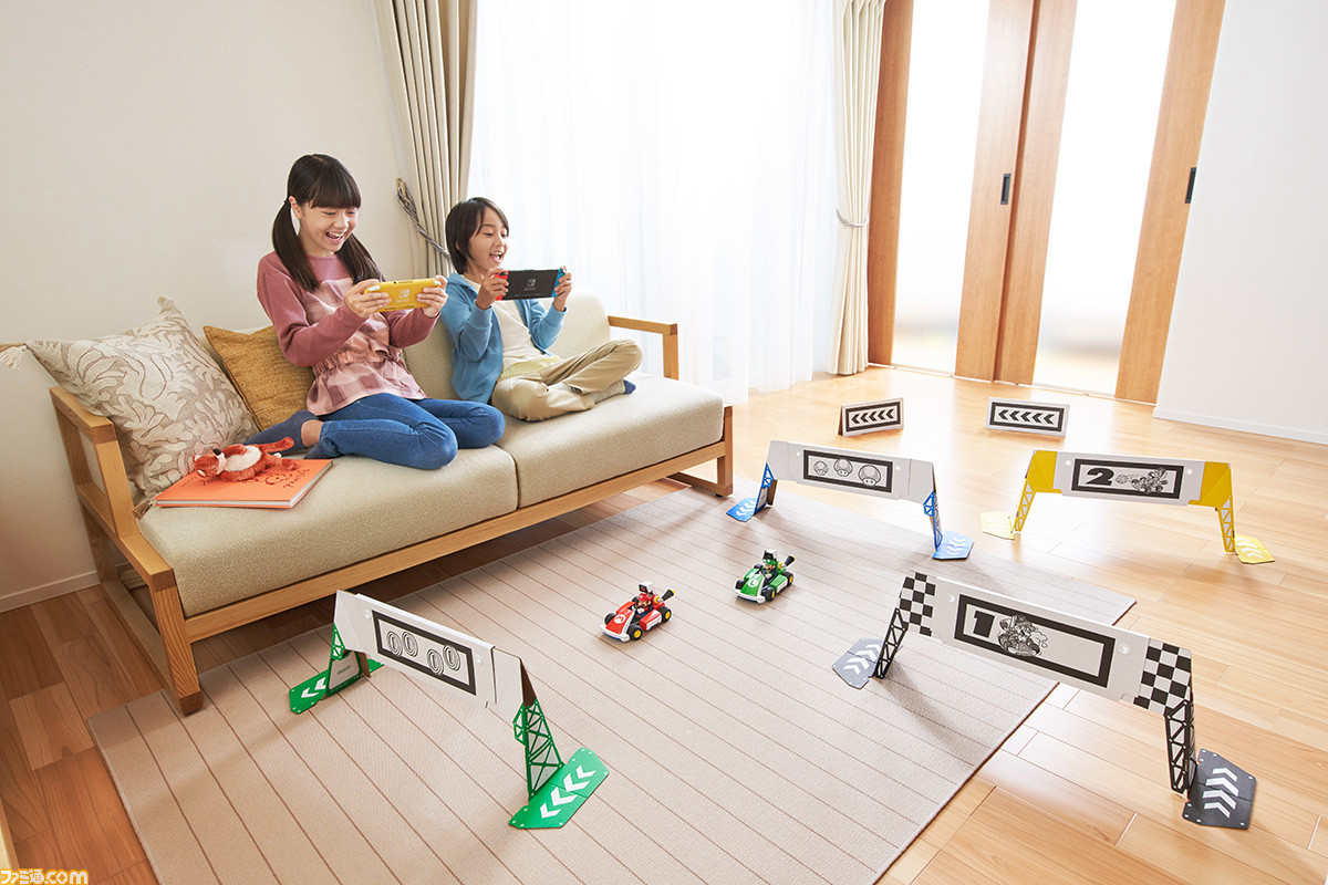 『マリオカート ライブ ホームサーキット』がSwitchで10/16発売。カメラ内蔵カート&ARで新たな『マリオカート』がお家にやってくる
