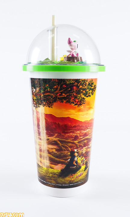 『劇場版ポケットモンスター ココ』テラリウム風ドリンクケースが映画館にて発売。色違いのセレビィとピカチュウの可愛いフィギュアが中に