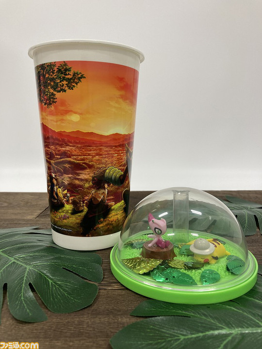 『劇場版ポケットモンスター ココ』テラリウム風ドリンクケースが映画館にて発売。色違いのセレビィとピカチュウの可愛いフィギュアが中に