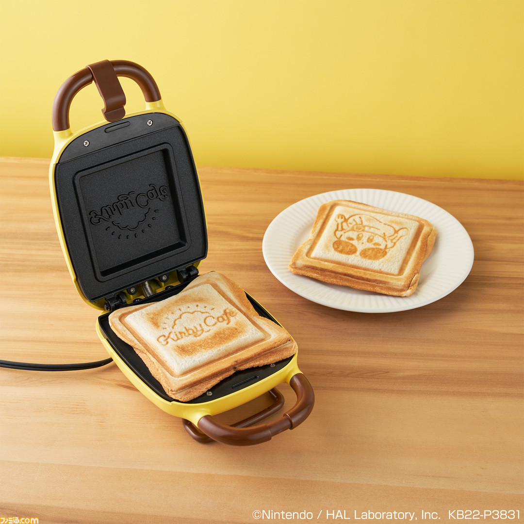 『星のカービィ』カービィカフェの一番くじが本日(7/30)より発売。カービィバーガーのキーホルダーやワープスターパンケーキのクッションなど、カフェの人気メニューがグッズ化