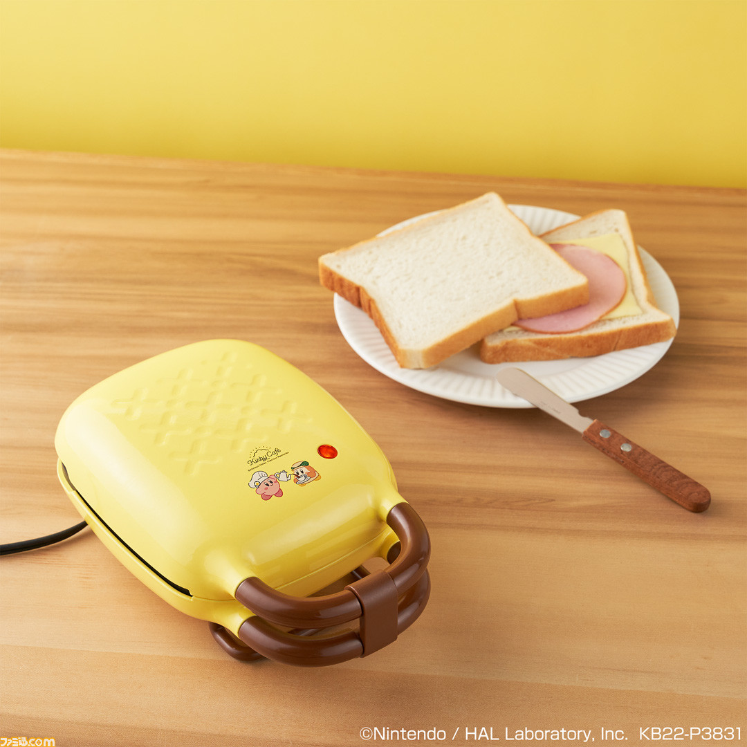 『星のカービィ』カービィカフェの一番くじが本日(7/30)より発売。カービィバーガーのキーホルダーやワープスターパンケーキのクッションなど、カフェの人気メニューがグッズ化